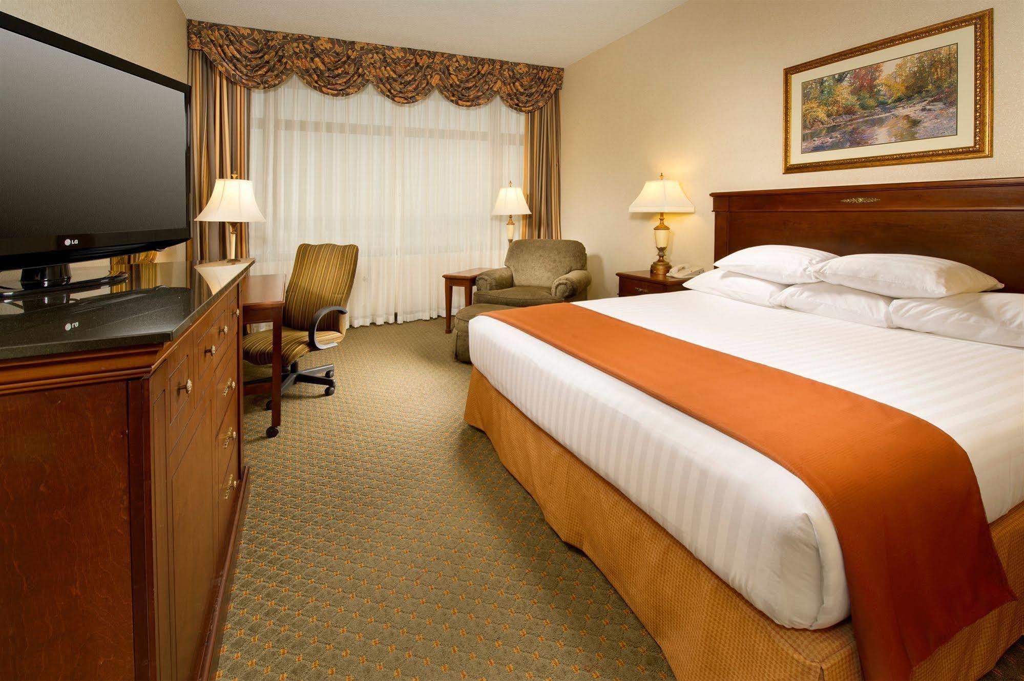 Drury Plaza Hotel St. Louis Chesterfield Exterior foto